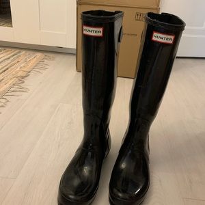 Black Glossy Hunter Rain Boots